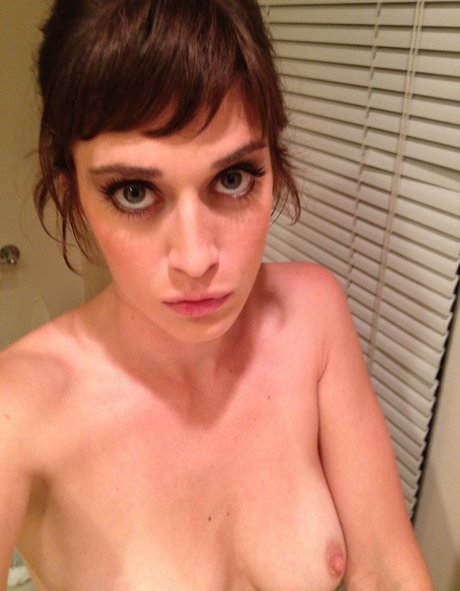 Lizzy Caplan
