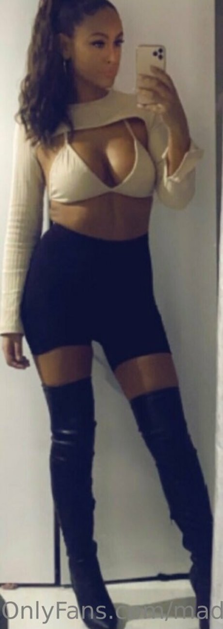 Nacktes geleaktes OnlyFans-Foto von Madamedakota