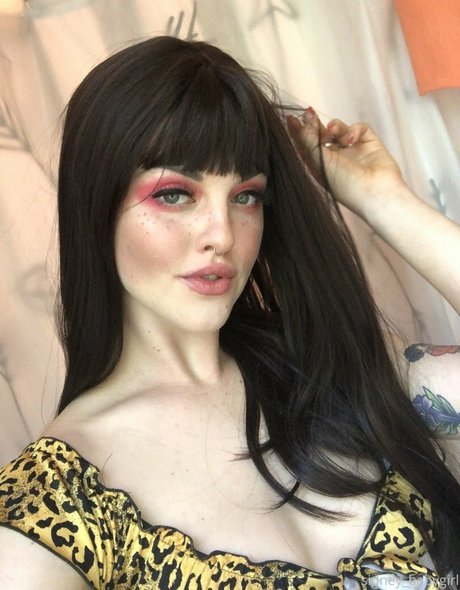 Nacktes geleaktes OnlyFans-Foto von Sidneysummers