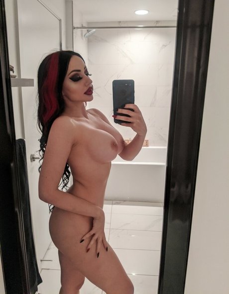 Dani Divine