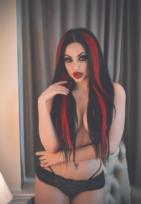 Dani Divine
