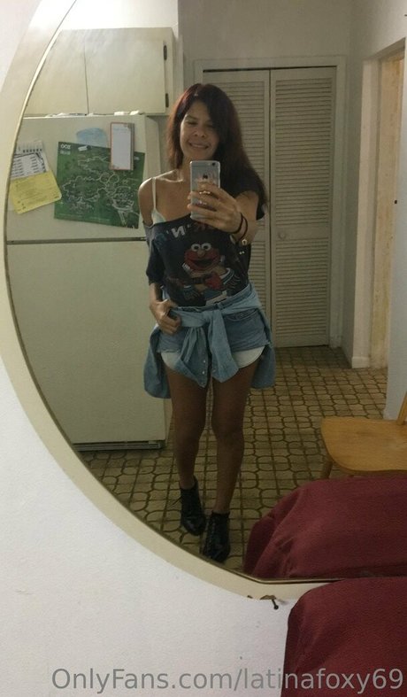Latinafoxy69