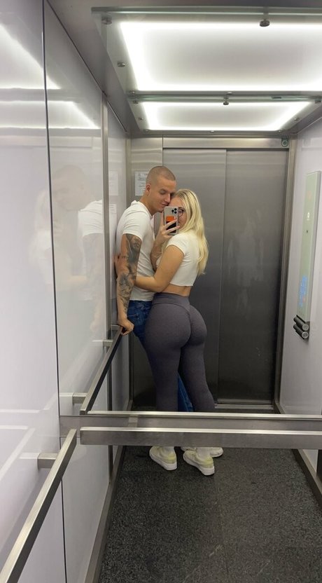 Show Your Girlfriend