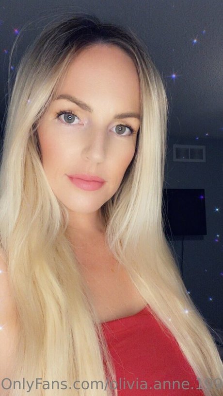 Olivia Anne 1990