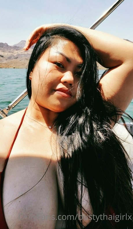 Bustythaigirlx