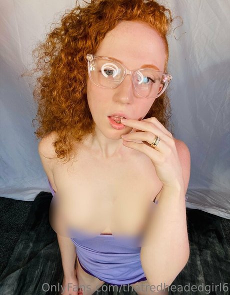 Thatredheadedgirl6