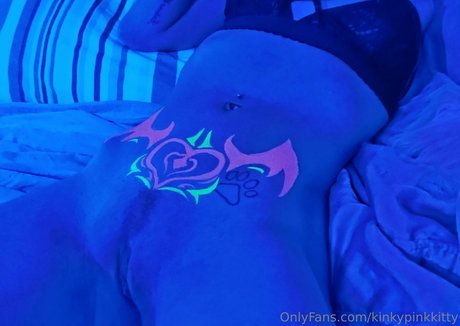 Kinkypinkkitty