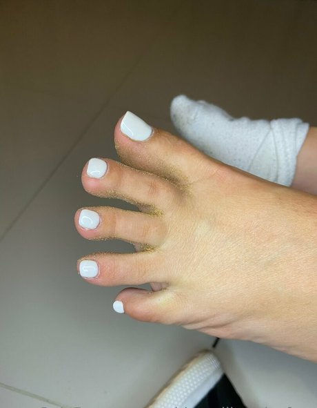 Goddesssilkysolesfree