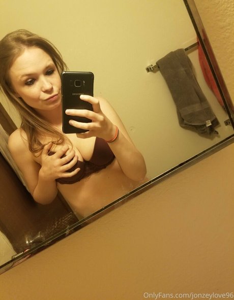 Jonzeylove96