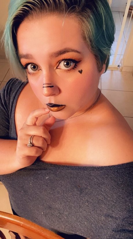 Unsupervisedhousewife