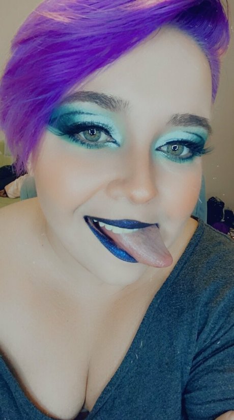 Unsupervisedhousewife