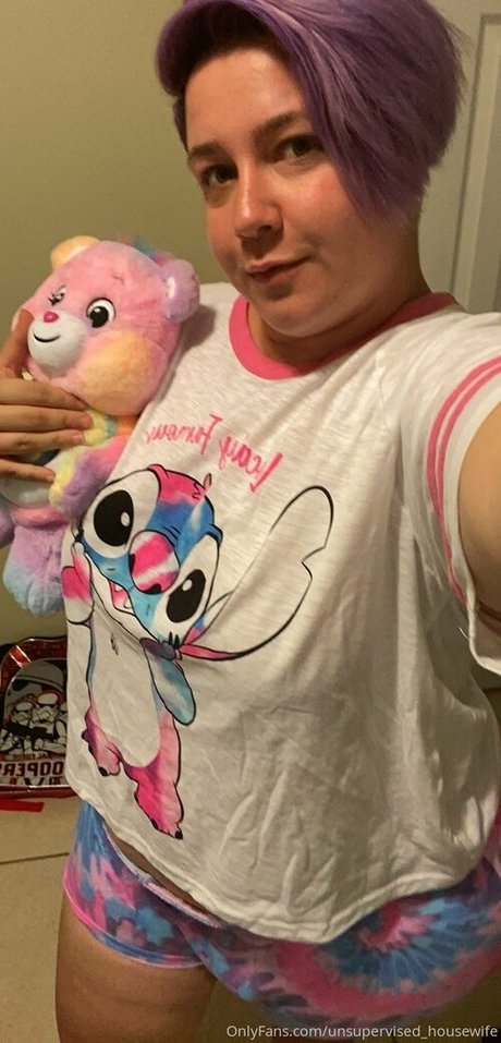 Unsupervisedhousewife