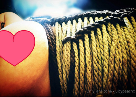 Xjuicypeachx