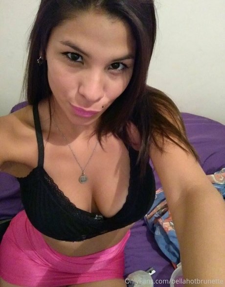 Bellahotbrunette