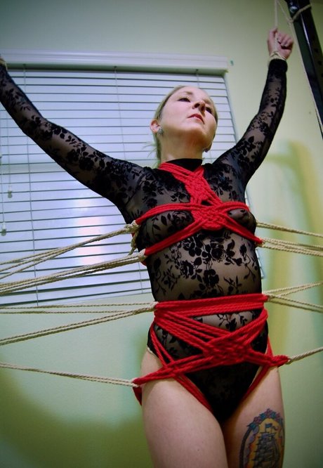 Nacktes geleaktes OnlyFans-Foto von Shibaritutorials