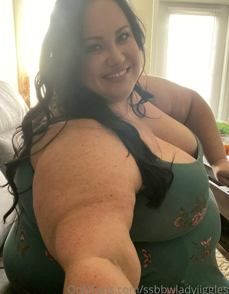 Ssbbwladyjiggles