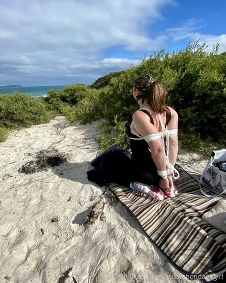 Aussiebondagegirl