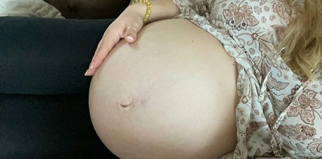 Pregnantpolly30