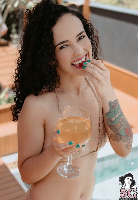 Mari Curly Suicide
