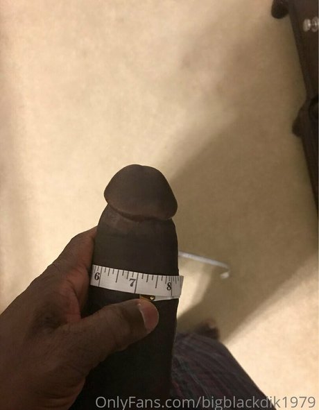Bigblackdik1979