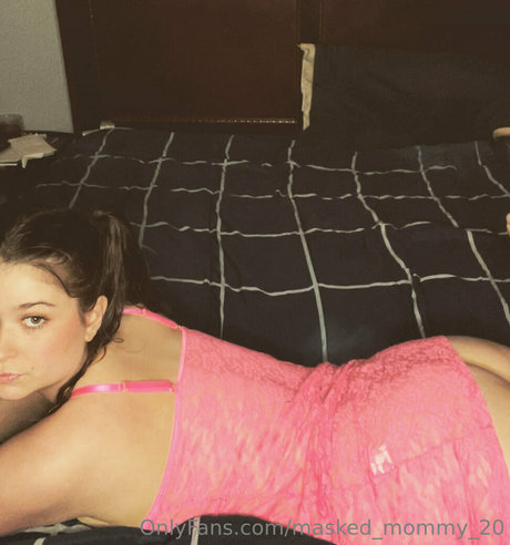 Maskedmommy20