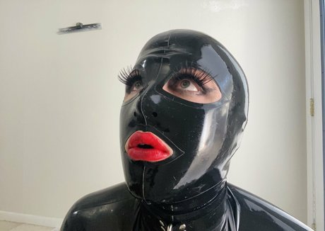 Luciaandleighlatex
