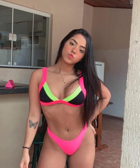 Mariely E Mirella Santos