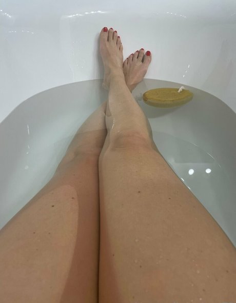 Naturallynakedfreepage