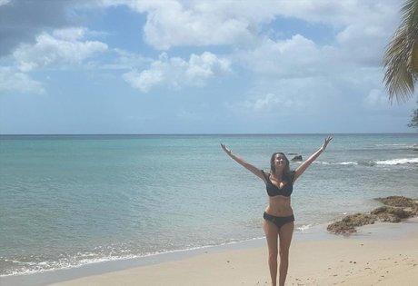 Nacktes geleaktes OnlyFans-Foto von Sarah Champion