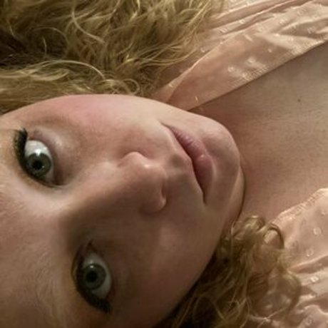 Tryingthehotwifelife