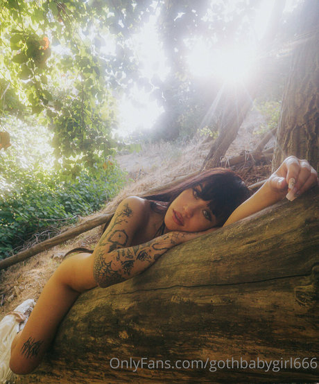 Gothbabygirl666