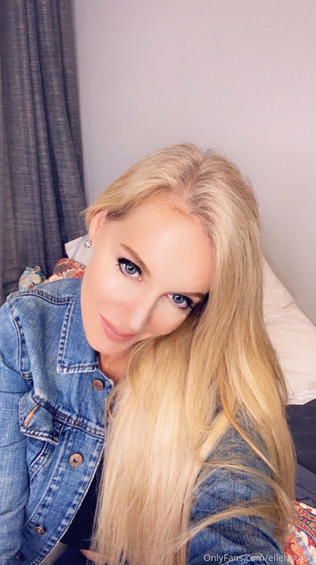Ellehotmom