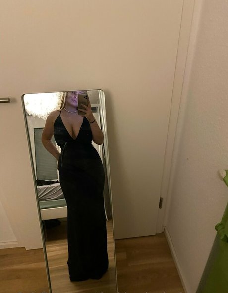 Theblondethebrunette